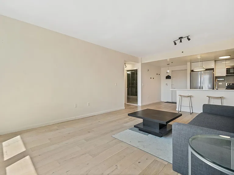 102 Christopher Columbus Dr #402 — Photo 9