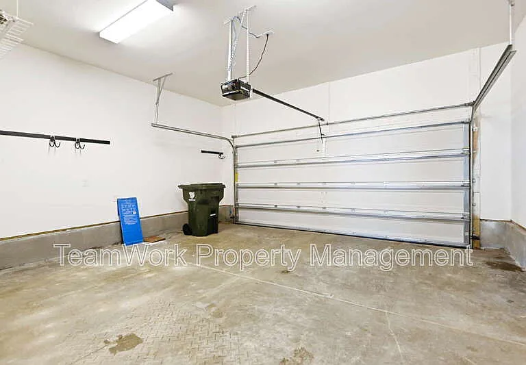 233 Seaworthy St — Photo 36