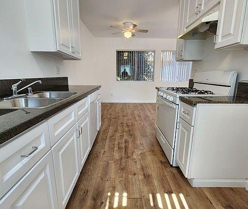 4th image of 5445 Lindley Ave #27