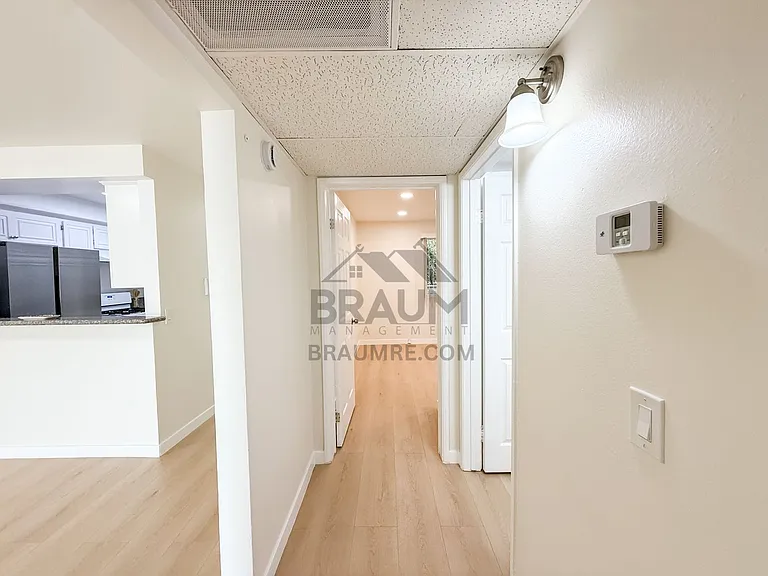 11839 BURBANK — Photo 14