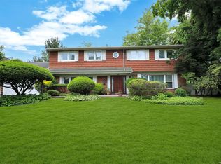 29 Chestnut Rd, Manhasset, NY 11030