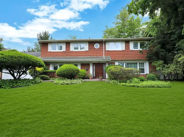 29 Chestnut Road, Manhasset, NY 11030