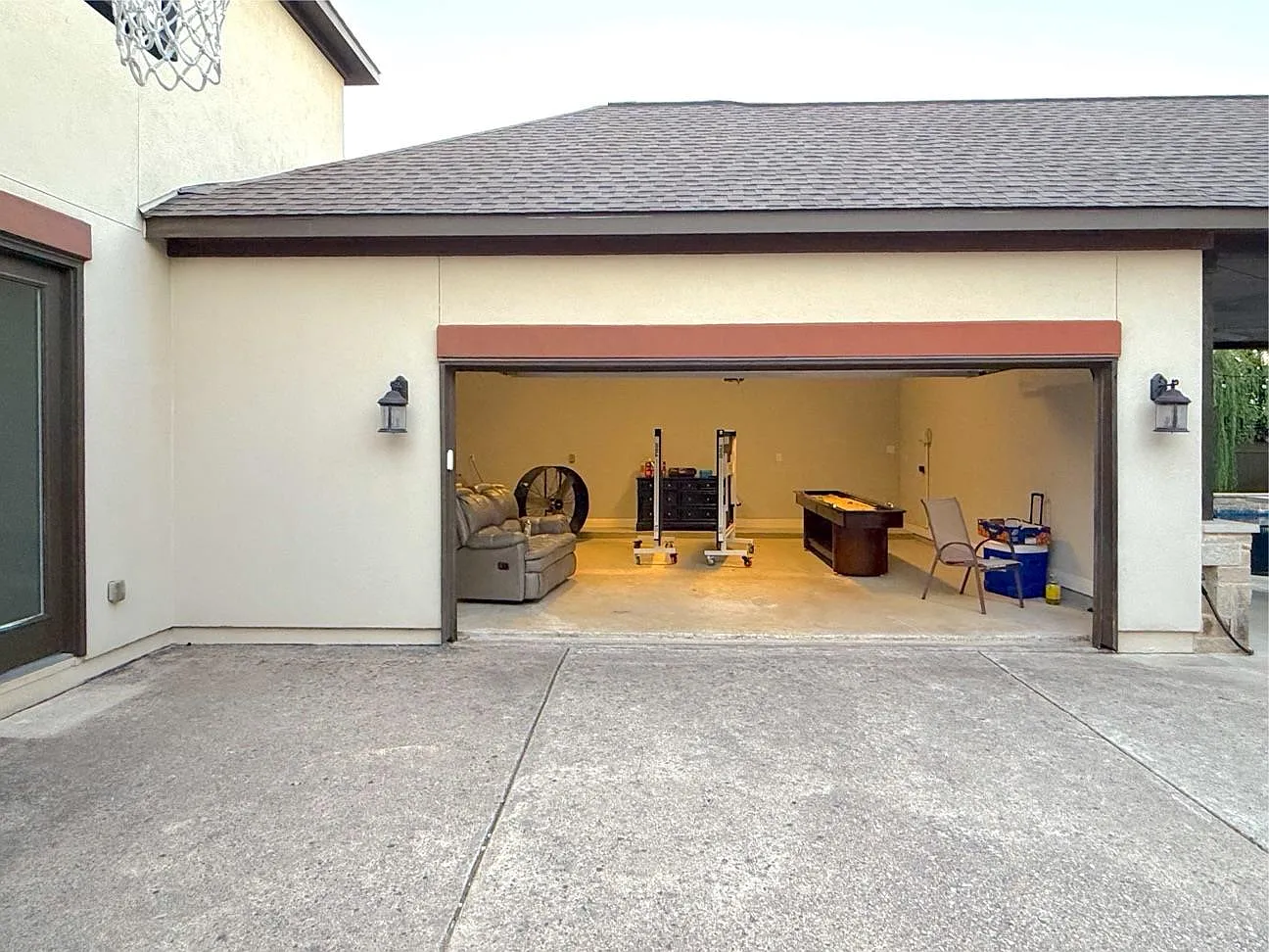 4 bed, 3.5 bath, 4103 sqft, $3,995 — Photo 4