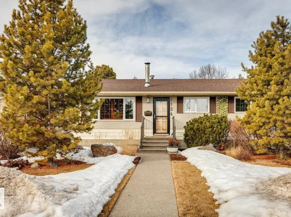 9124 167th St NW, Edmonton, AB T5R 2T9