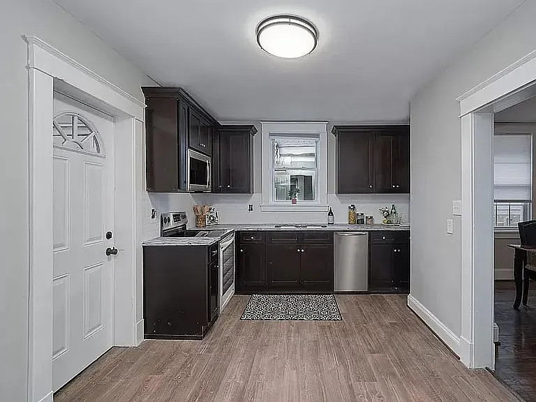 3211 Stockton St — Photo 5