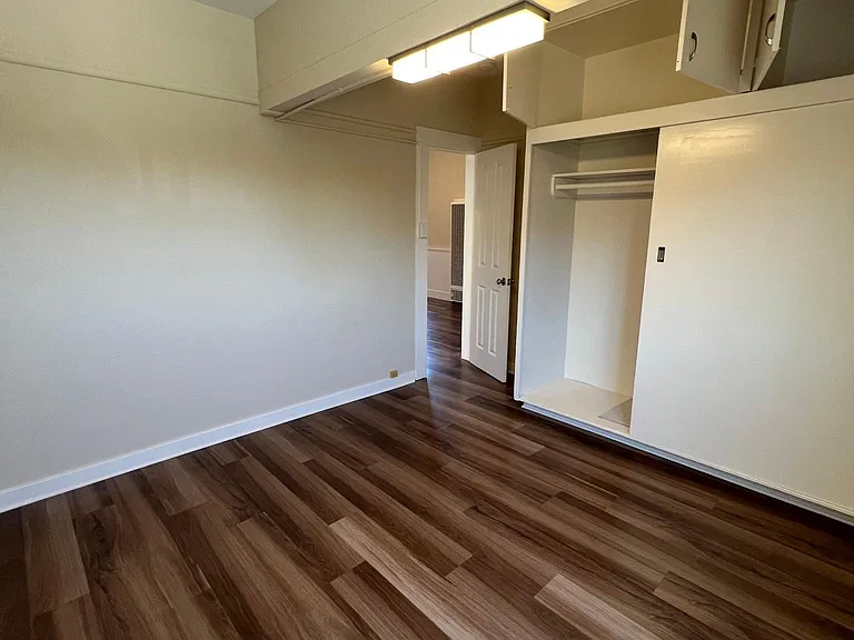 257 Van Buren St #E — Photo 12