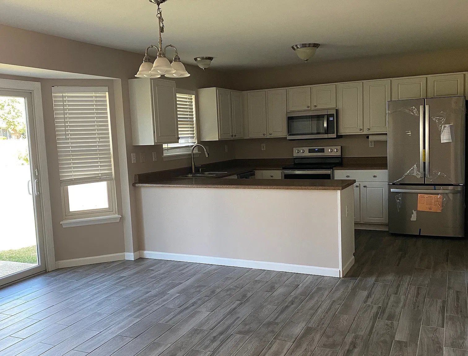 4 bed, 1474 sqft, $2,500 — Photo 2