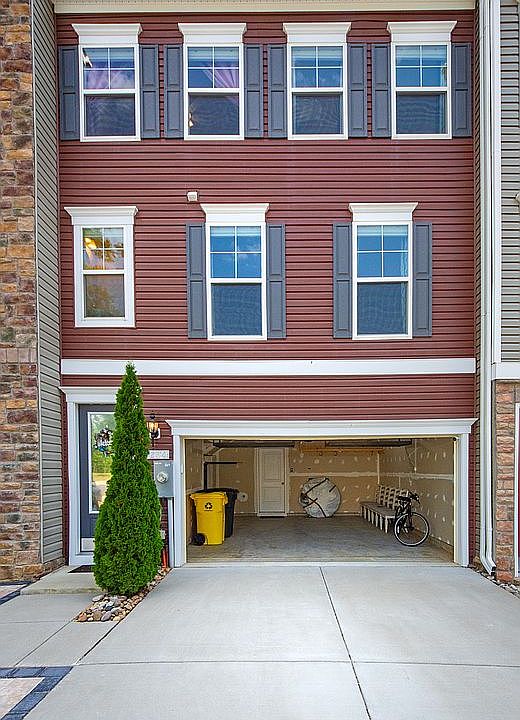 1st image of 1234 Hickory Hill Cir