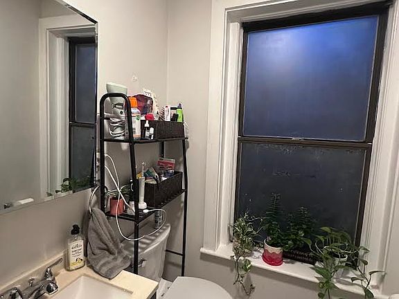 2nd image of 21 Sheafe St APT 5