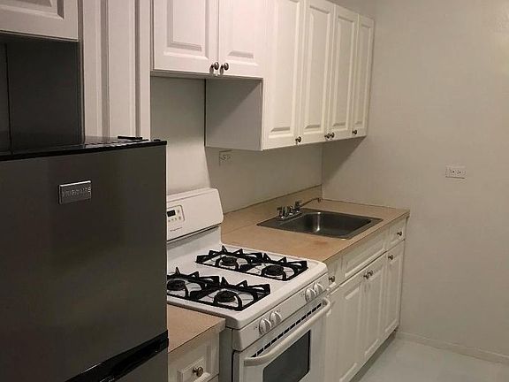 5th image of 350 E 52nd St APT 9B