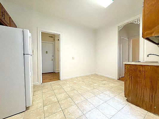 4th image of 3657 Broadway APT 6H
