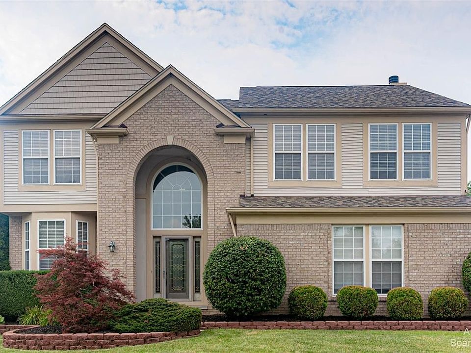 1st image of 8296 Blue Jay Dr