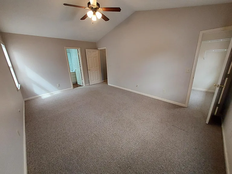 6402 Chamblee Ct — Photo 5