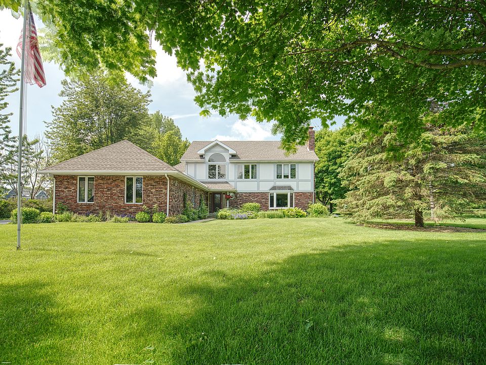 1st image of 34 Steeplechase Dr