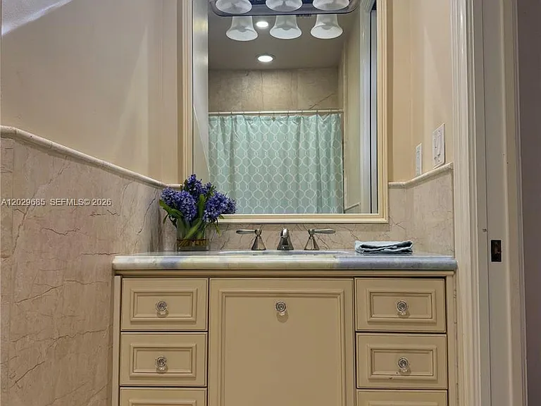 10445 Canterbury Ct — Photo 79