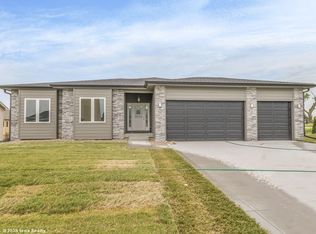 10694 NW 72nd Ln, Johnston, IA 50131
