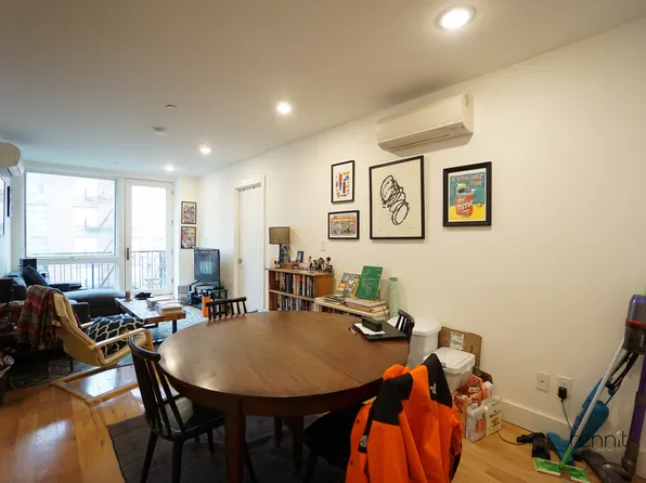 676 New York Avenue image 19 of 27