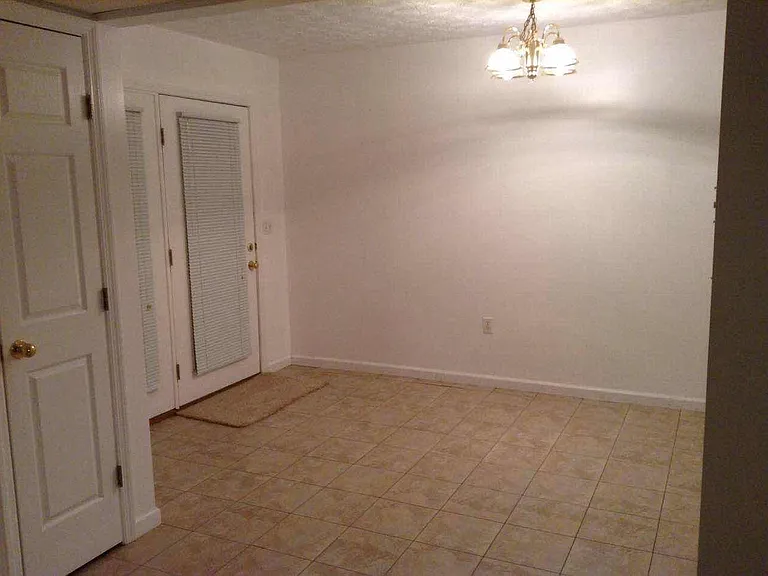 1150 Old Flemingsburg Rd — Photo 3