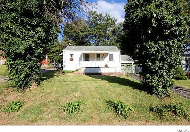 1st image of 224 S Barat Ave
