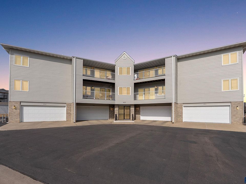 1st image of 4609 S Oxbow Ave APT 202