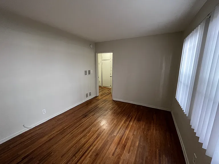 652 Veteran Ave — Photo 90