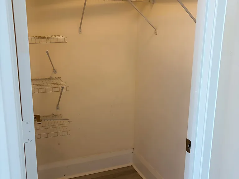 100 Harrison Garden Blvd #423 — Photo 16