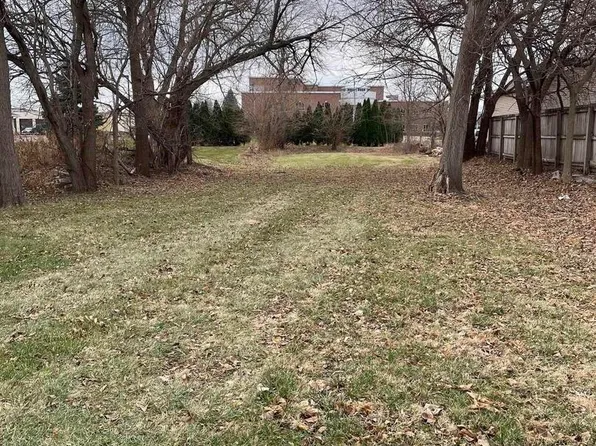 128 3rd Ave E, Milan, IL 61264