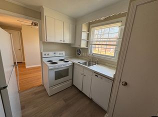 20 Sedgwick Rd APT C, West Hartford, CT 06107