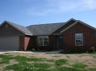 1069 Morgan Haley Ln, Springdale, AR 72764