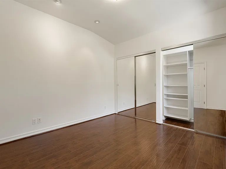 1530 Parmer Ave — Photo 27