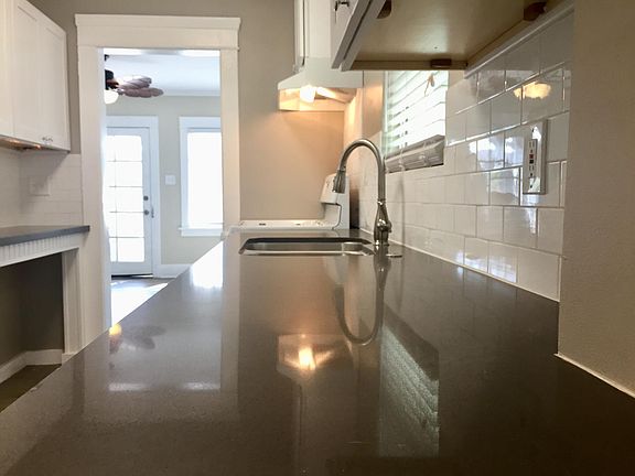4th image of 231 Molino Ave