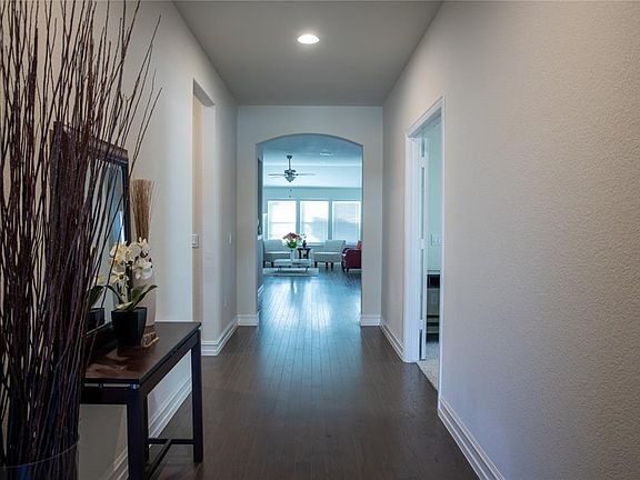 4th image of 3617 Venetian Ct