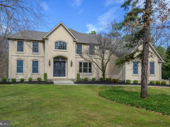 9 Waterlily Ct, Medford, NJ 08055