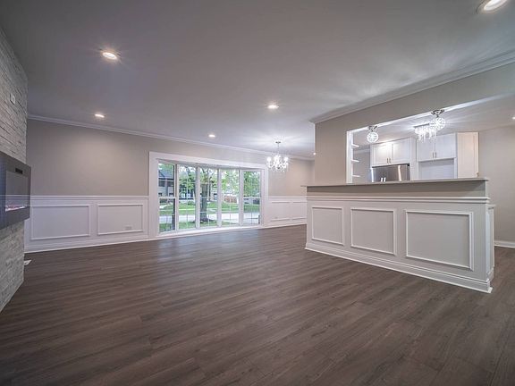 5th image of 16947 Glen Oaks Dr