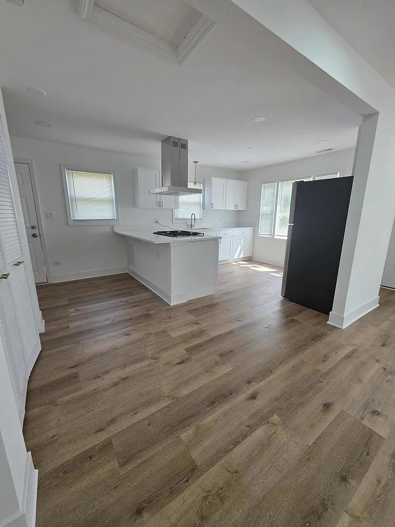 3 bed, 1420 sqft, $2,500 — Photo 3