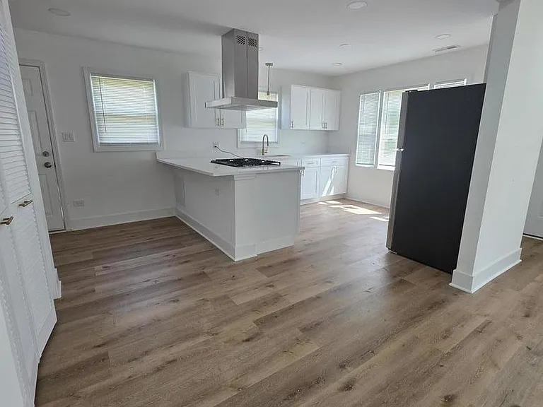 14916 Langley Ave — Photo 3