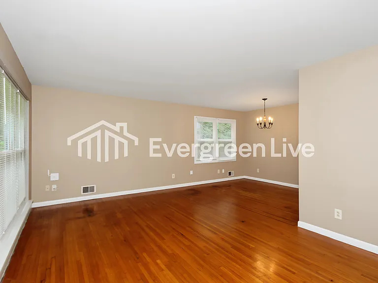 421 Westwood Ave — Photo 10