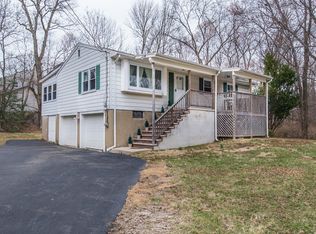 23 Little Pond Ln, West Milford, NJ 07480