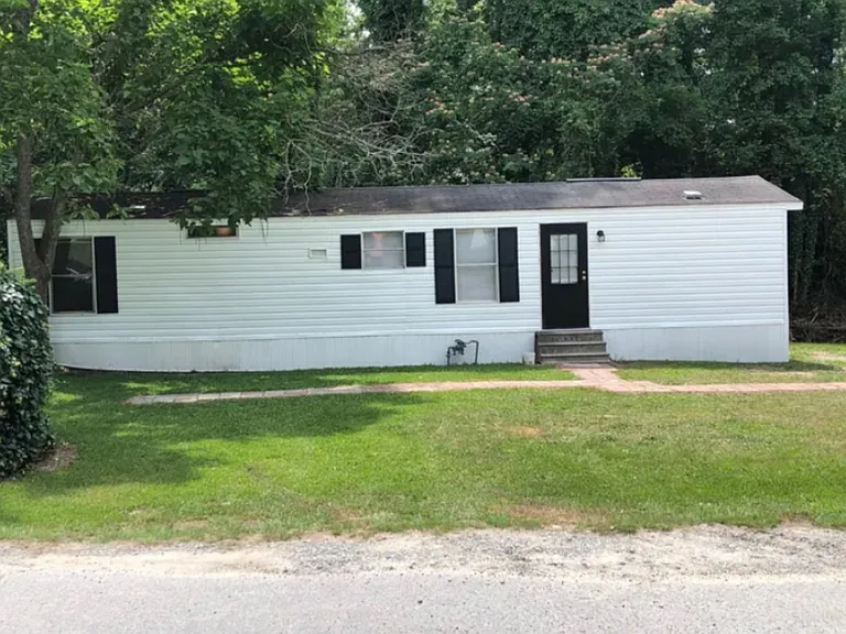 160 Alton Rd — Photo 2