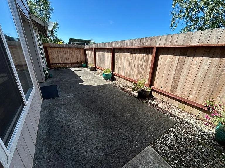 3240 Matthew Ln — Photo 7