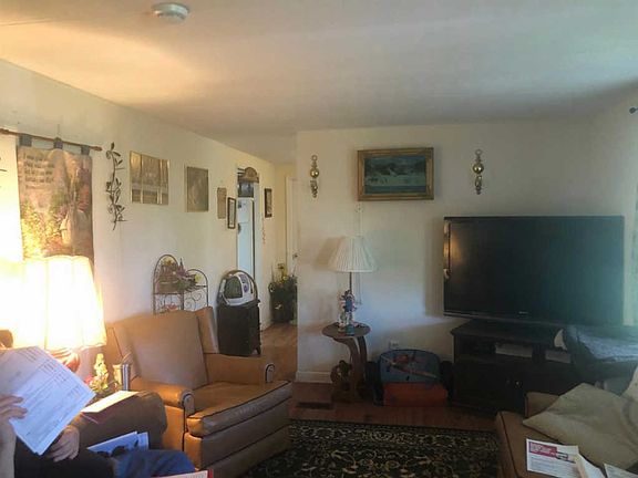 5th image of 421 Angel Rd