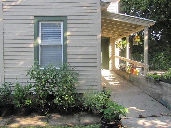3rd image of 119 Bay St APT 2