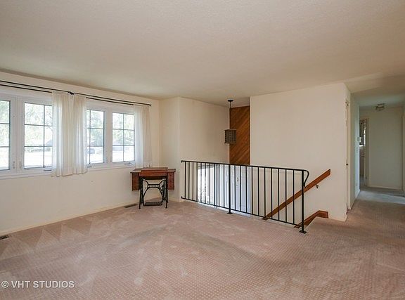 3rd image of 1627 Kingston Ln