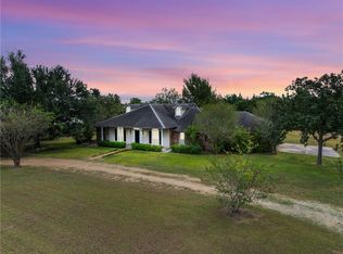 6658 Old Independence Rd, Brenham, TX 77833