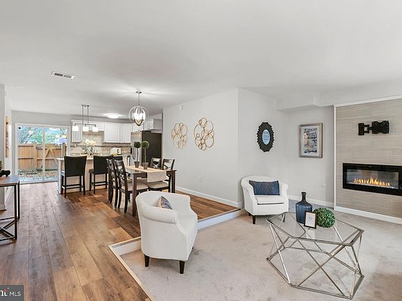 2nd image of 1493 Lowell Ct #1493
