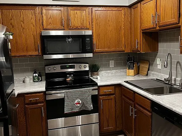 1319 Holgate Dr Unit A, Ballwin, MO 63021