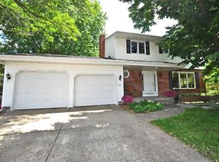 3630 Pilgrim Ln N, Plymouth, MN 55441