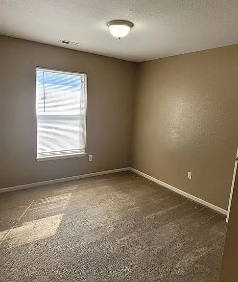 801 Johnson Cir — Photo 10