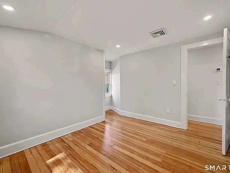 4 Highview Ave — Photo 23