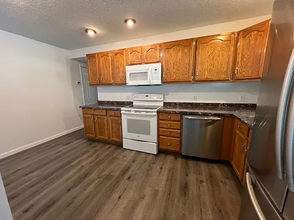 302 Roosevelt Ave, Warrenton, MO 63383